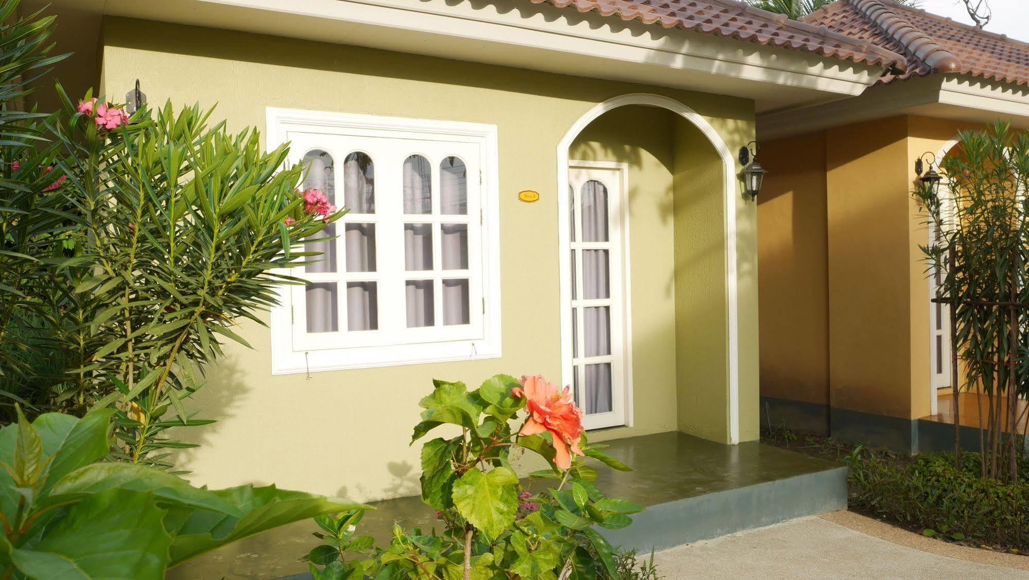 Wangpla Villa Resort Nakhon Sawan Exterior photo