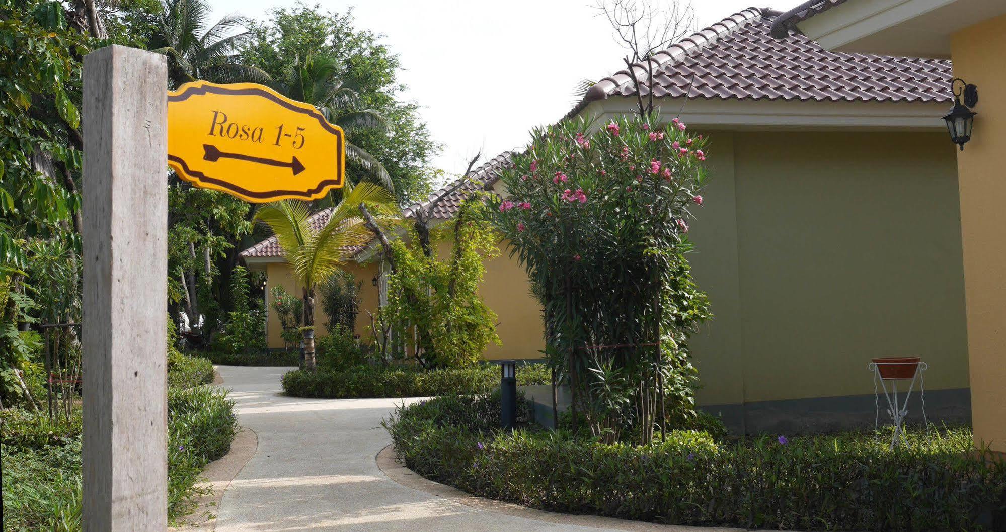 Wangpla Villa Resort Nakhon Sawan Exterior photo
